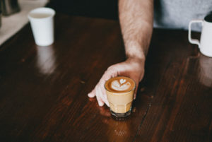 Flat White vs Latte: What’s the Difference? - Brewing Coffees