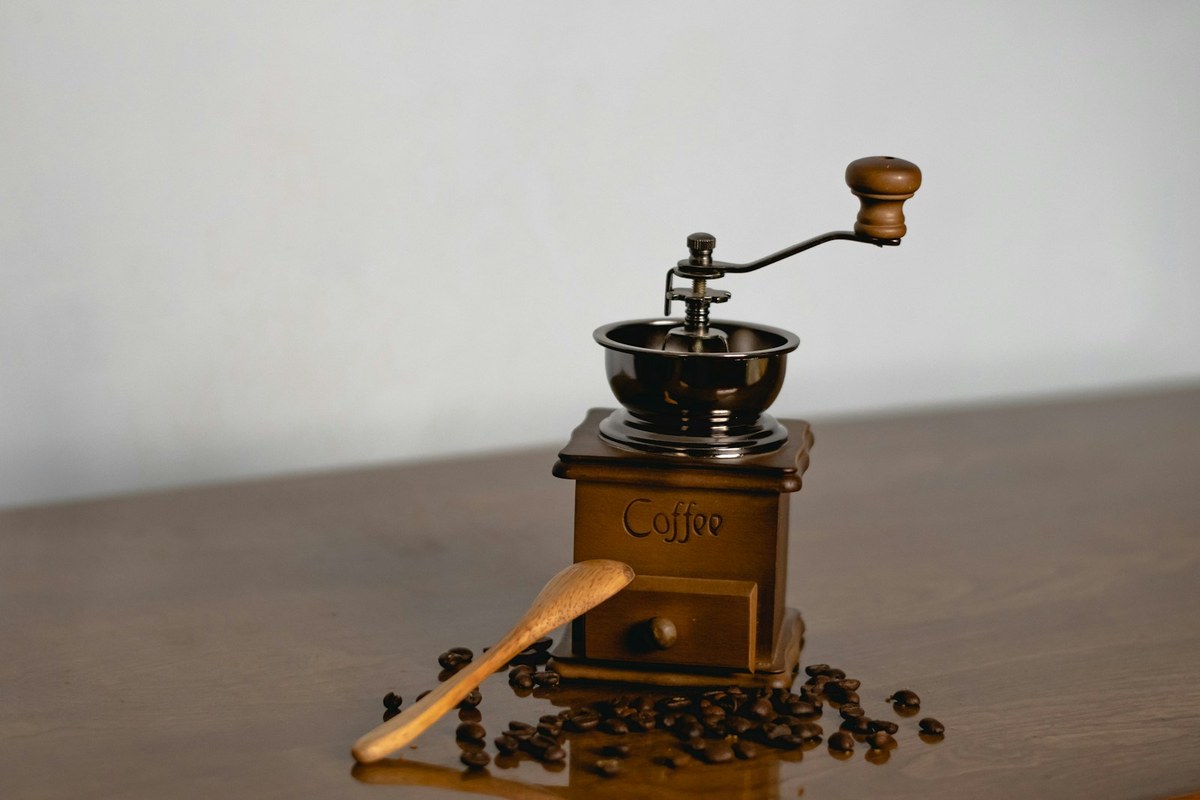 The 6 Best Coffee Grinders: Burr, Manual & Electric Picks