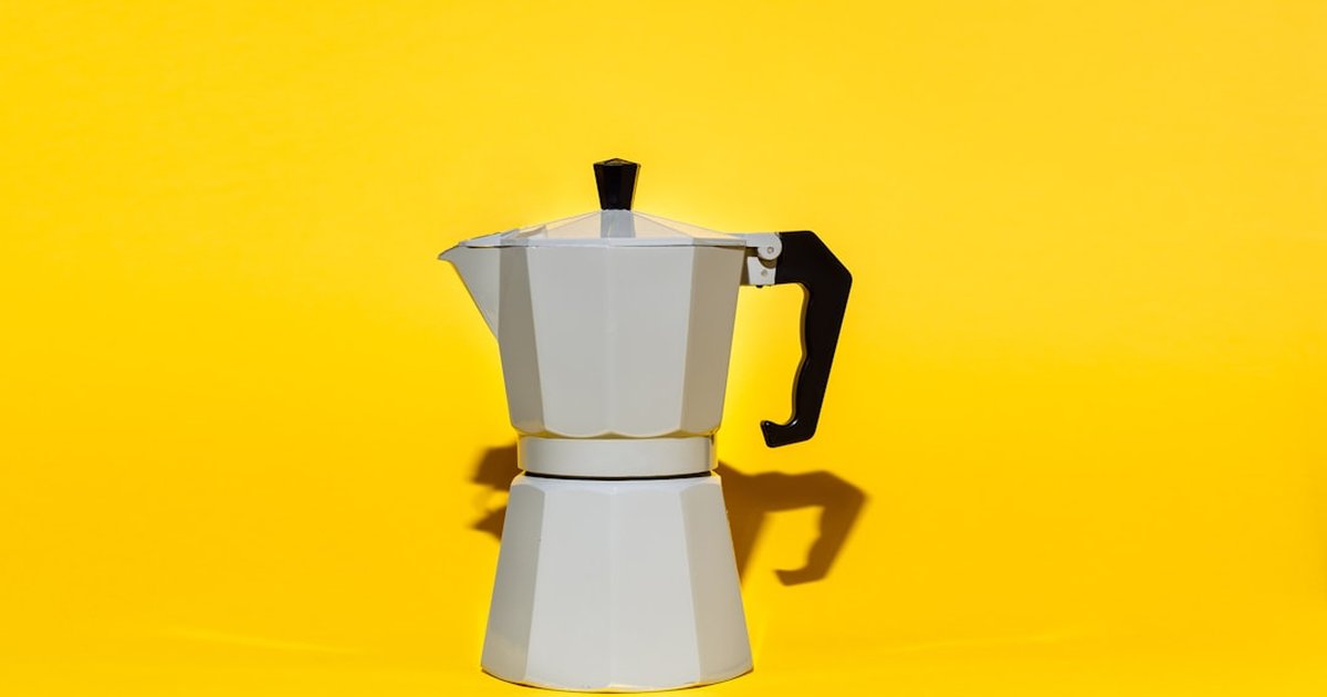 How to Clean a Keurig Coffee Maker (Step-by-Step Guide)